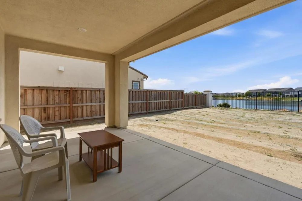 16141 Riverton Avenue Lathrop, CA 95330