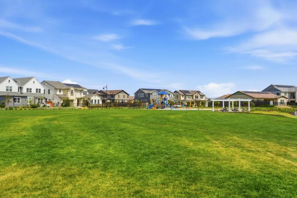 16141 Riverton Avenue Lathrop, CA 95330