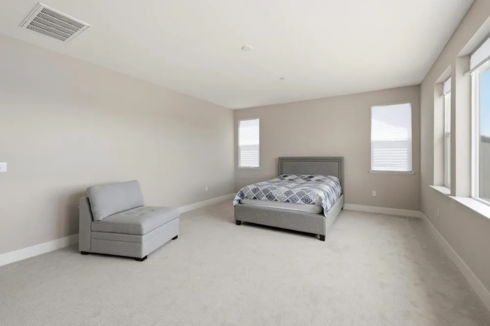 16141 Riverton Avenue Lathrop, CA 95330