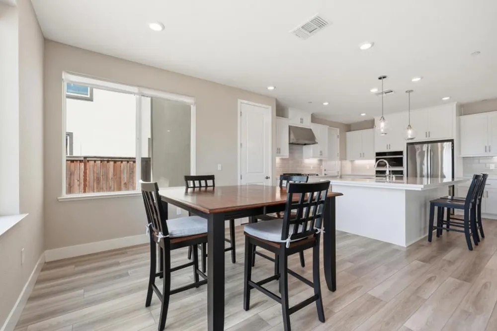 16141 Riverton Avenue Lathrop, CA 95330
