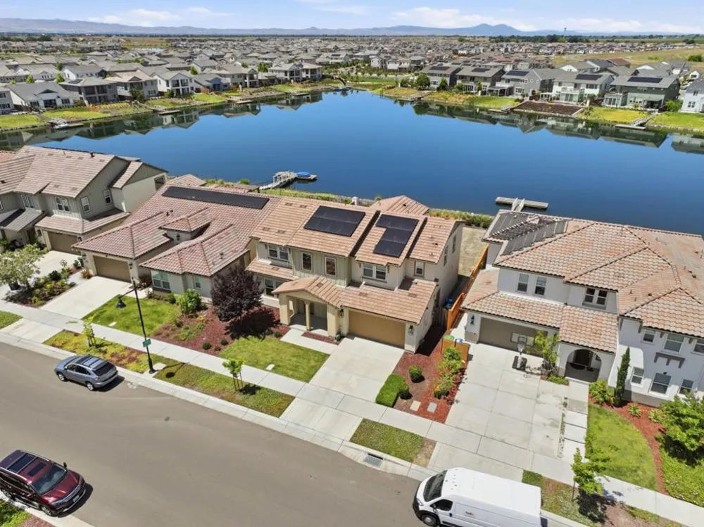 16141 Riverton Avenue Lathrop, CA 95330