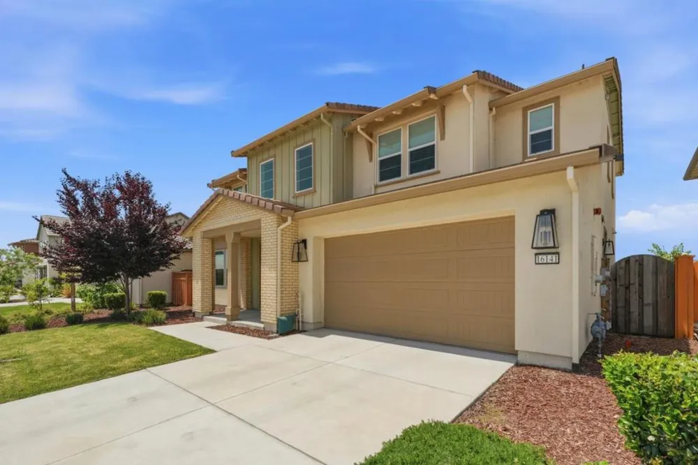 16141 Riverton Avenue Lathrop, CA 95330