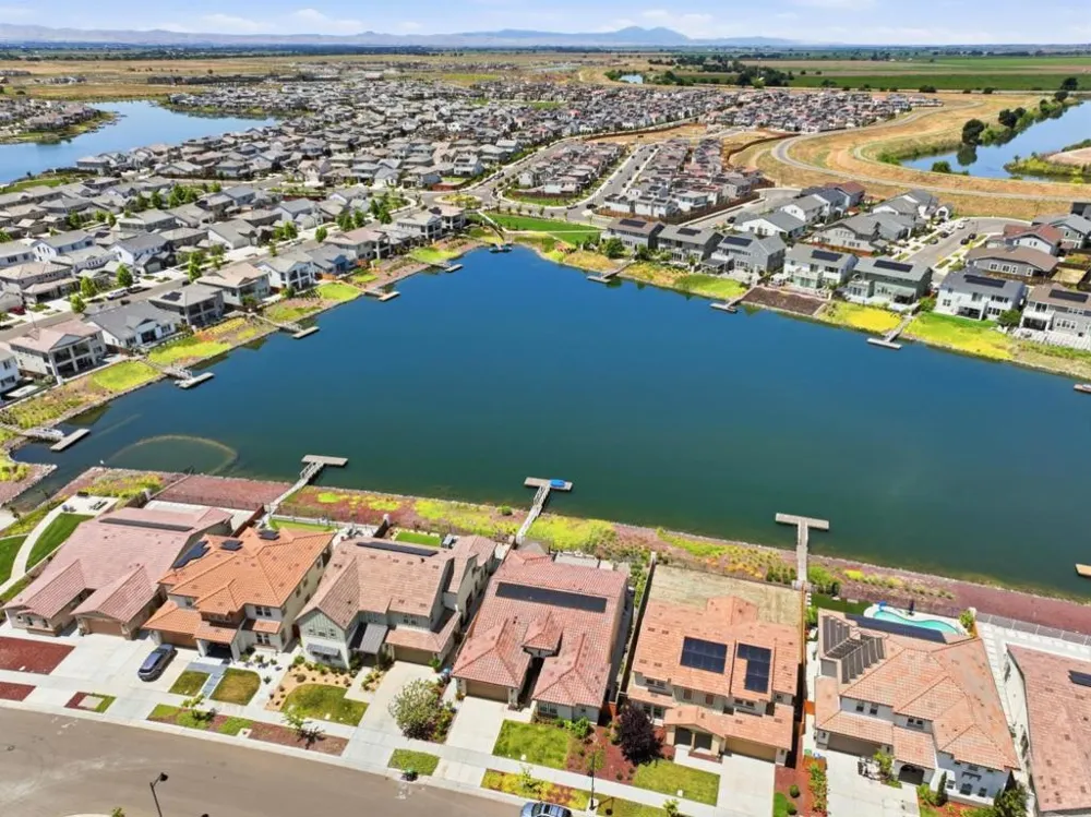16141 Riverton Avenue Lathrop, CA 95330