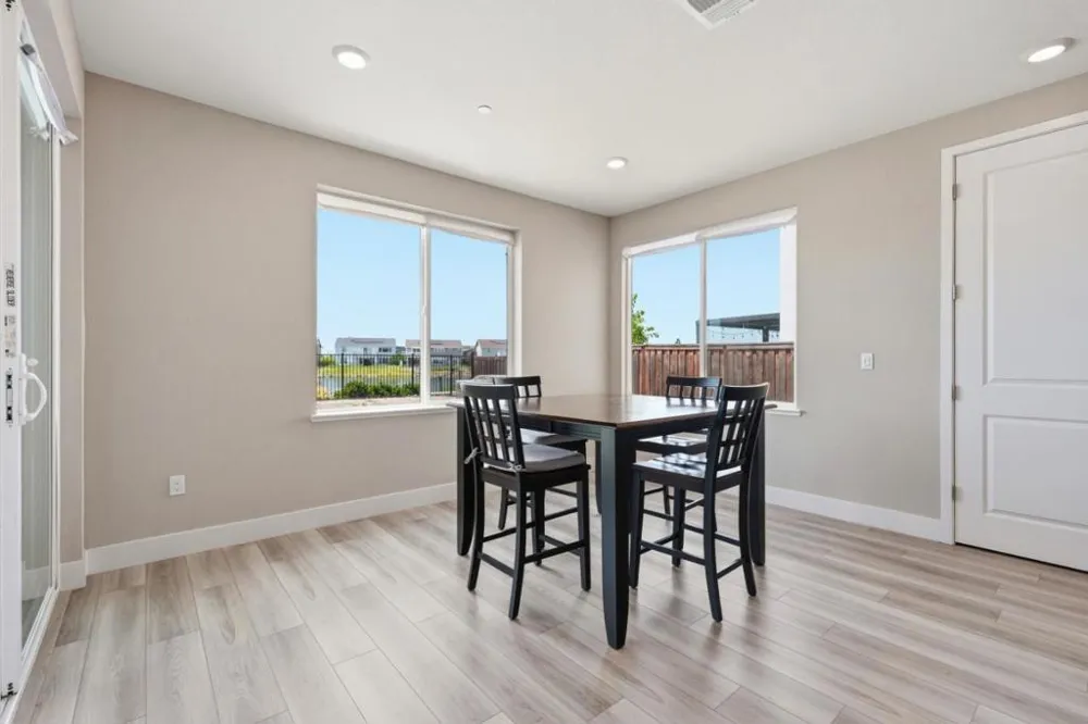 16141 Riverton Avenue Lathrop, CA 95330