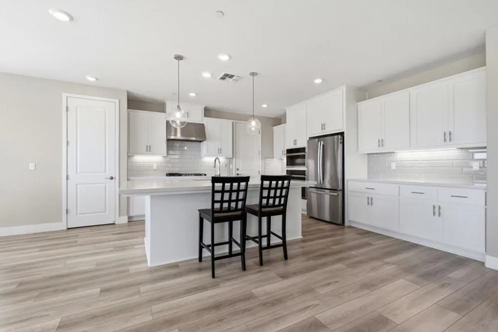 16141 Riverton Avenue Lathrop, CA 95330