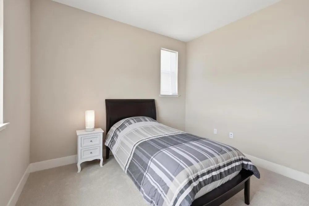 16141 Riverton Avenue Lathrop, CA 95330