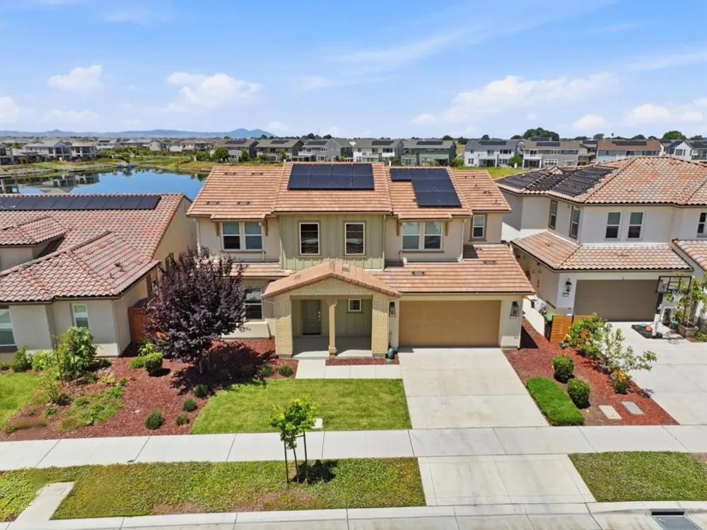 16141 Riverton Avenue Lathrop, CA 95330