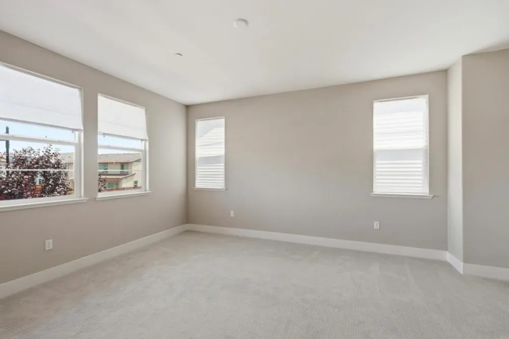 16141 Riverton Avenue Lathrop, CA 95330