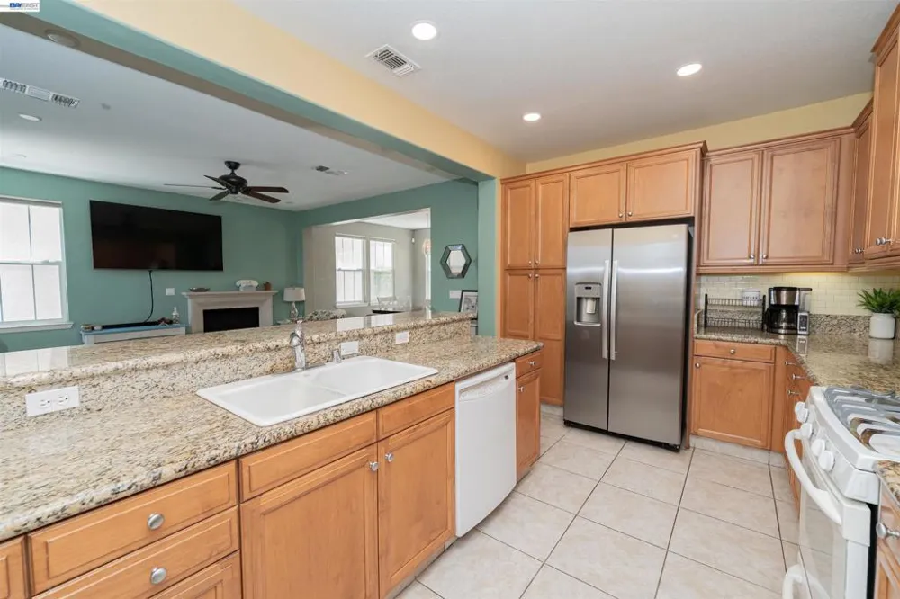 172 W Erics Way Mountain House, CA 95391