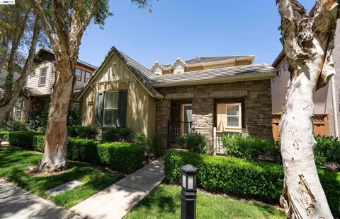 172 W Erics Way