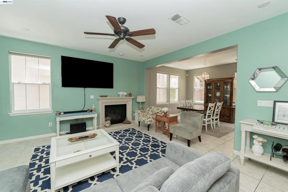 172 W Erics Way Mountain House, CA 95391