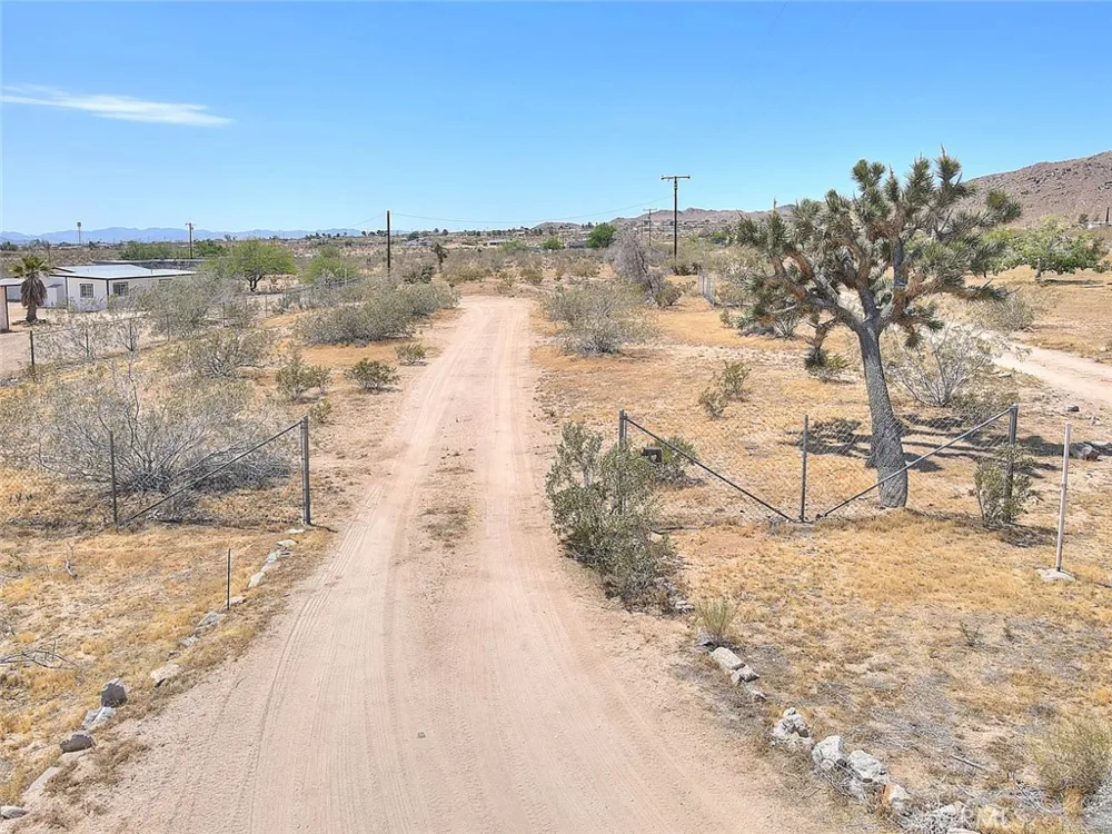 55525 Ornelas Lane Landers, CA 92285