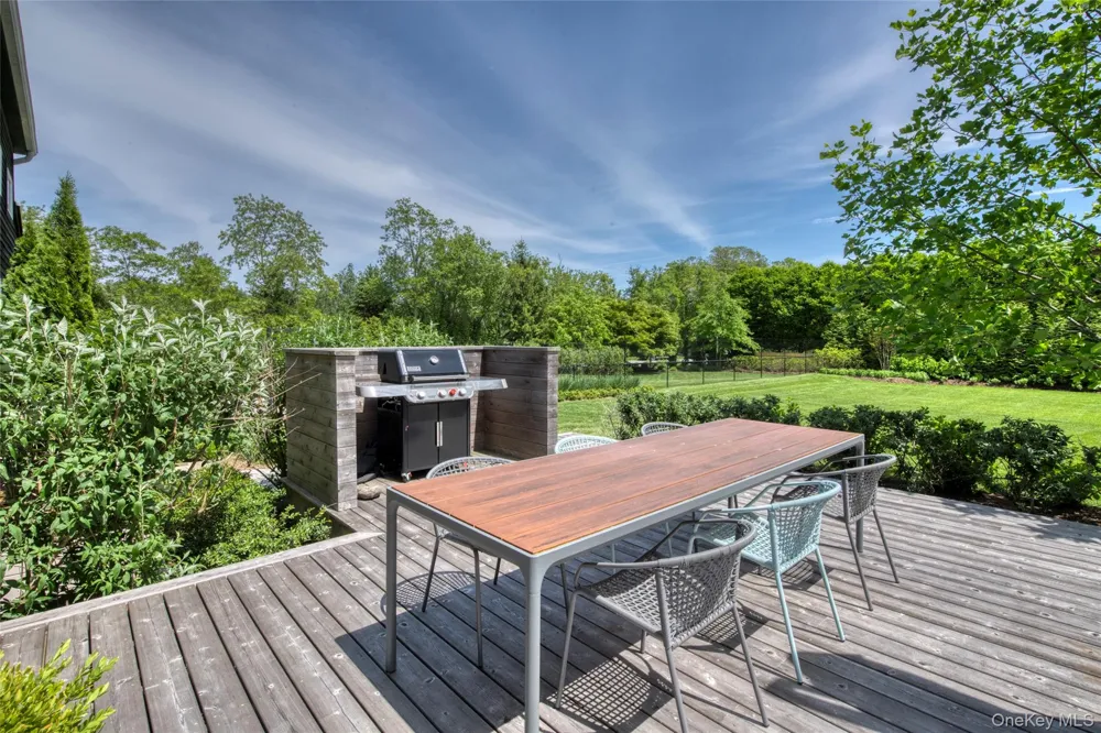 745 Golfview Court East Marion, NY 11939