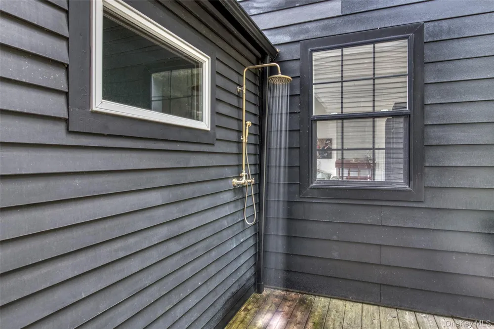 745 Golfview Court East Marion, NY 11939