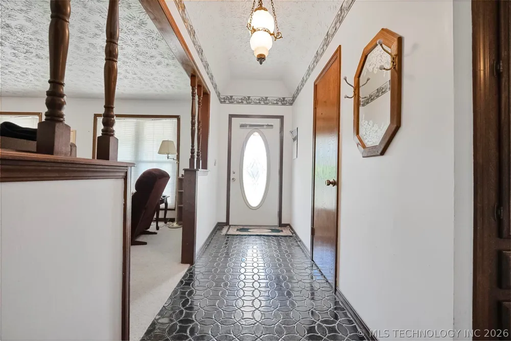 212 Will Rogers Loop W Oologah, OK 74053
