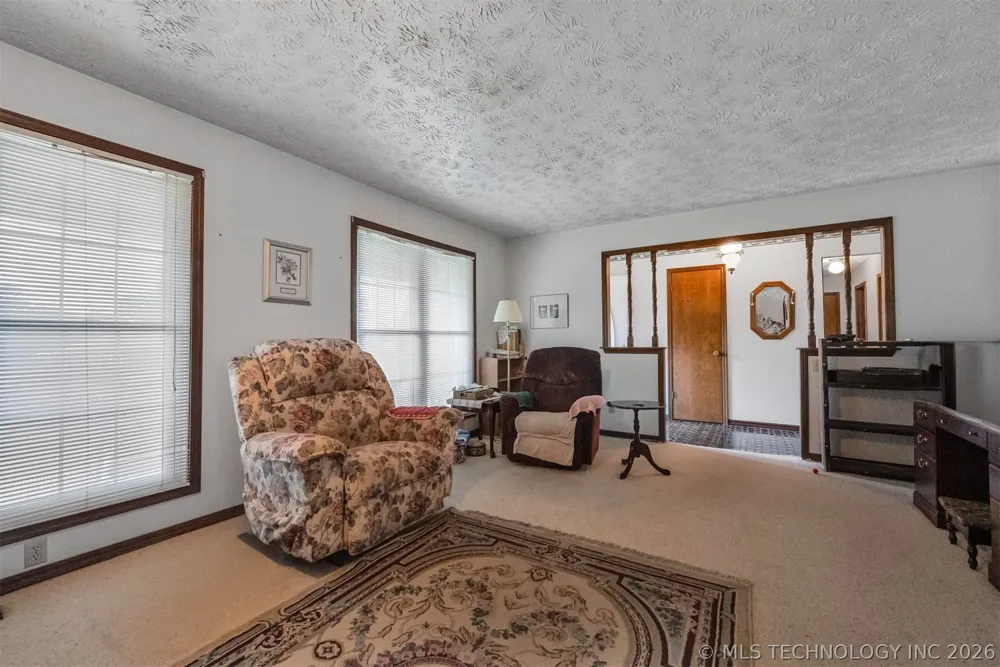 212 Will Rogers Loop W Oologah, OK 74053