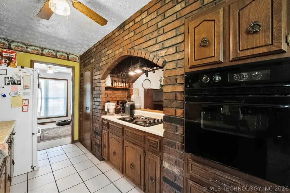 212 Will Rogers Loop W Oologah, OK 74053