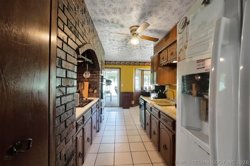 212 Will Rogers Loop W Oologah, OK 74053