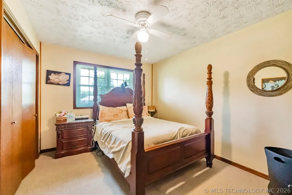 212 Will Rogers Loop W Oologah, OK 74053