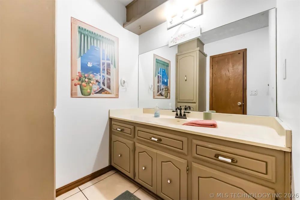 212 Will Rogers Loop W Oologah, OK 74053
