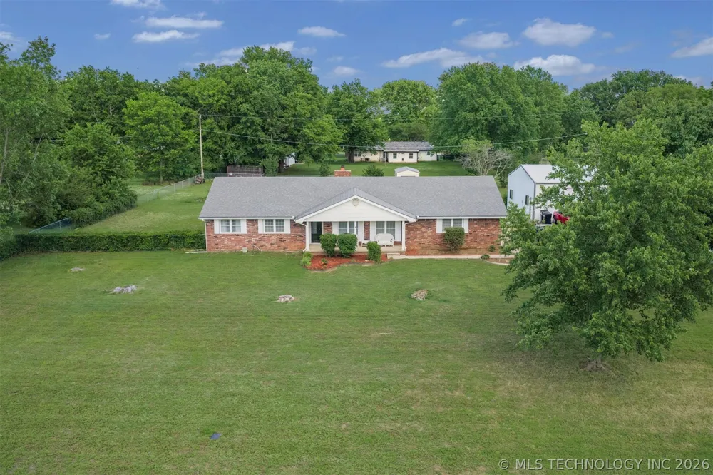 212 Will Rogers Loop W Oologah, OK 74053