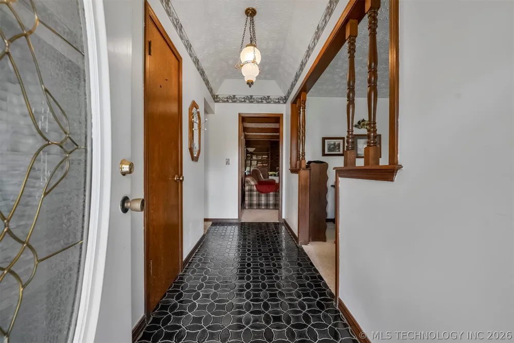 212 Will Rogers Loop W Oologah, OK 74053