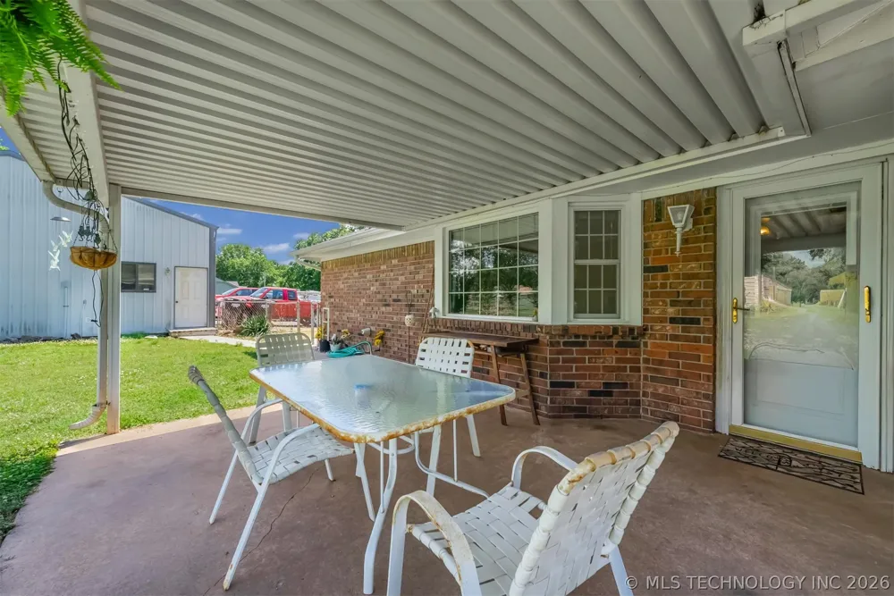 212 Will Rogers Loop W Oologah, OK 74053