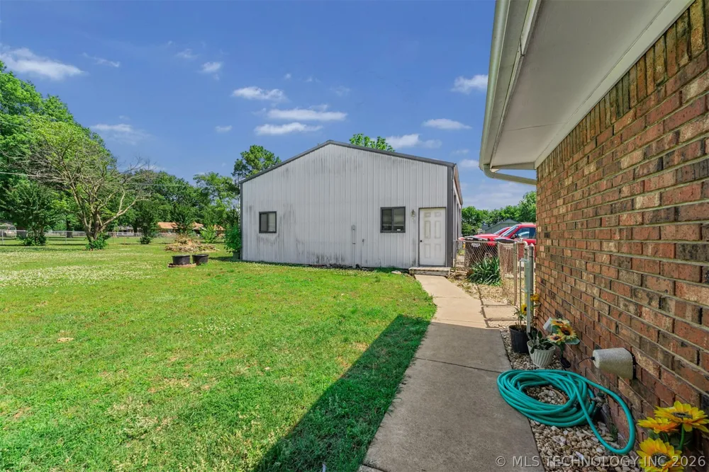 212 Will Rogers Loop W Oologah, OK 74053