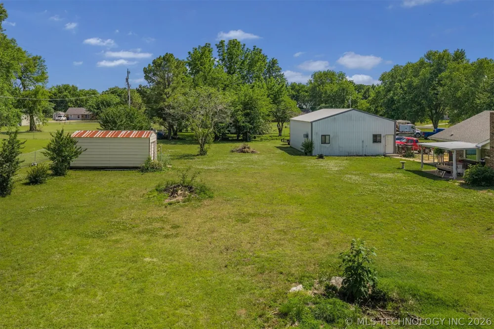 212 Will Rogers Loop W Oologah, OK 74053