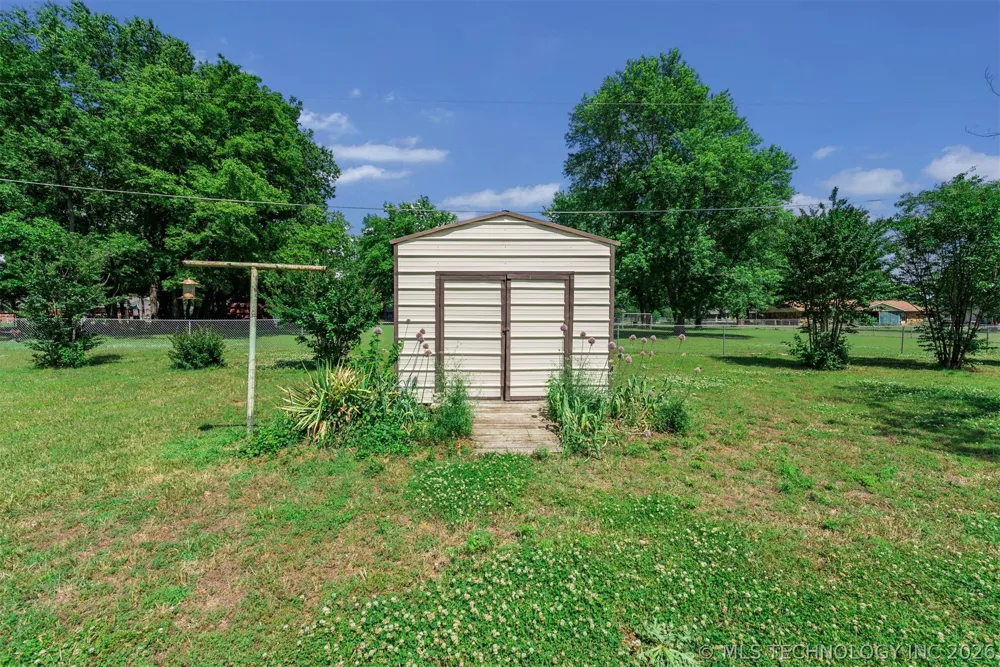 212 Will Rogers Loop W Oologah, OK 74053