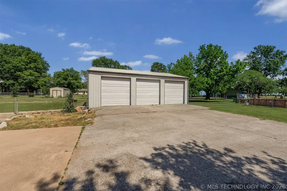 212 Will Rogers Loop W Oologah, OK 74053