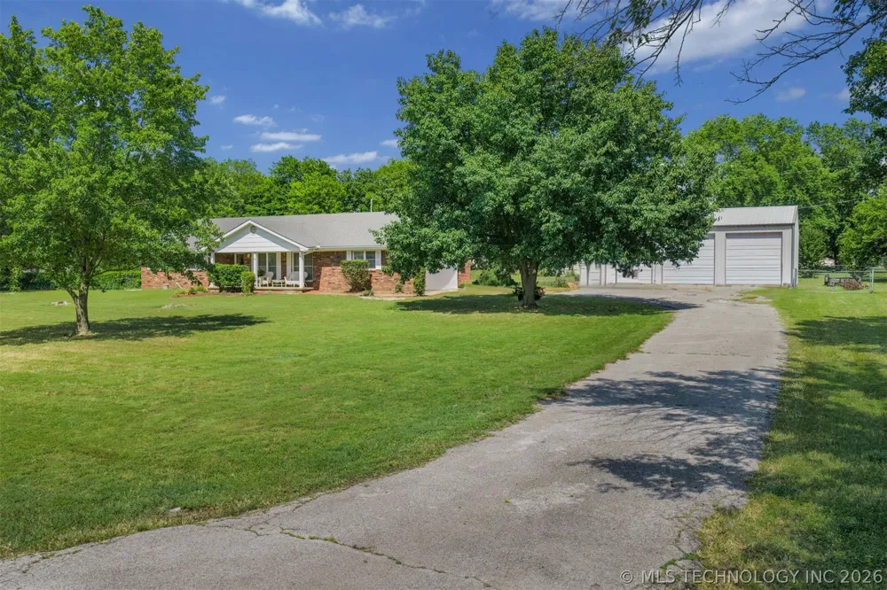 212 Will Rogers Loop W Oologah, OK 74053
