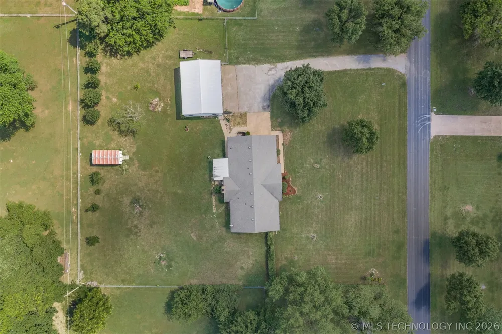 212 Will Rogers Loop W Oologah, OK 74053