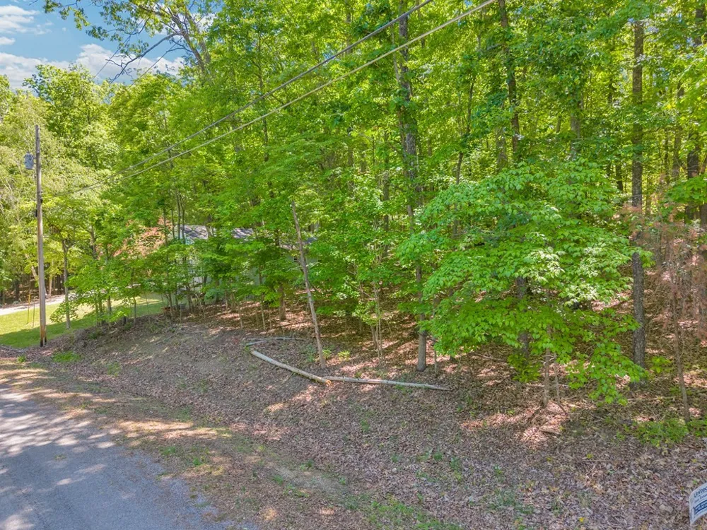 22 Harley Cir Crossville, TN 38558