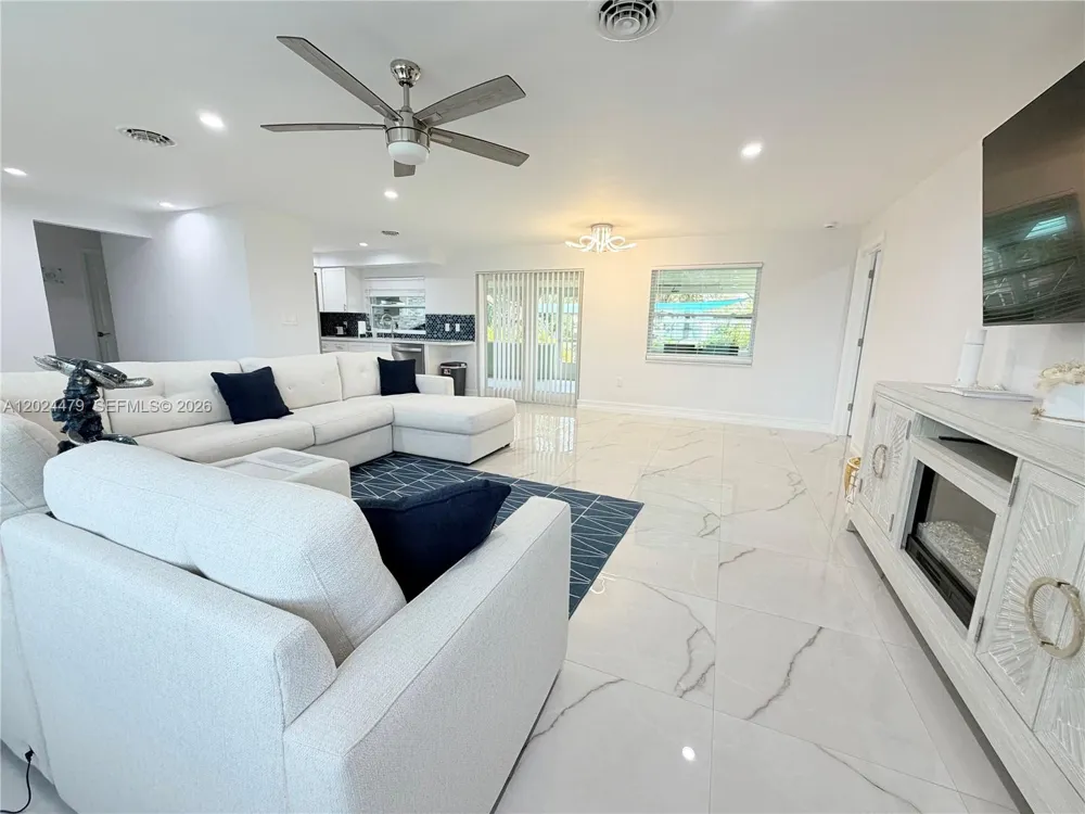 2212 Club House Rd North Fort Myers, FL 33917
