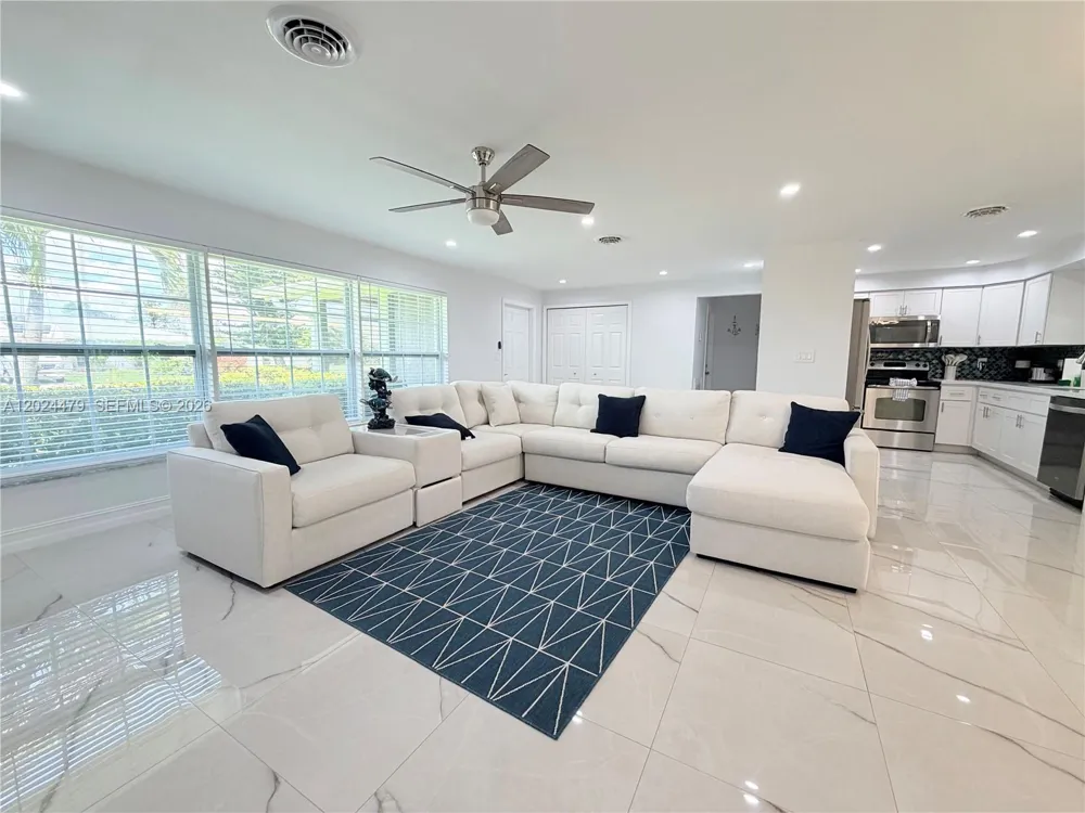 2212 Club House Rd North Fort Myers, FL 33917