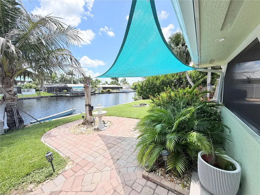 2212 Club House Rd North Fort Myers, FL 33917