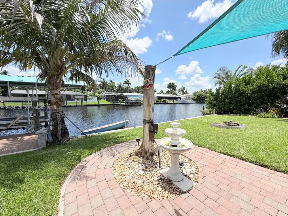 2212 Club House Rd North Fort Myers, FL 33917