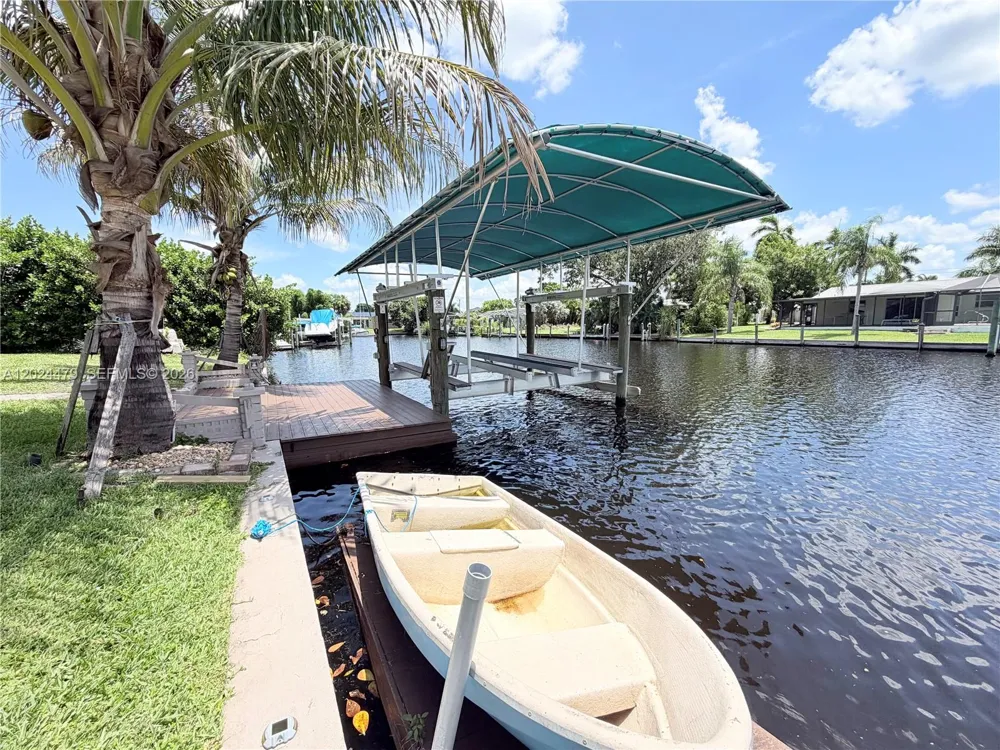 2212 Club House Rd North Fort Myers, FL 33917