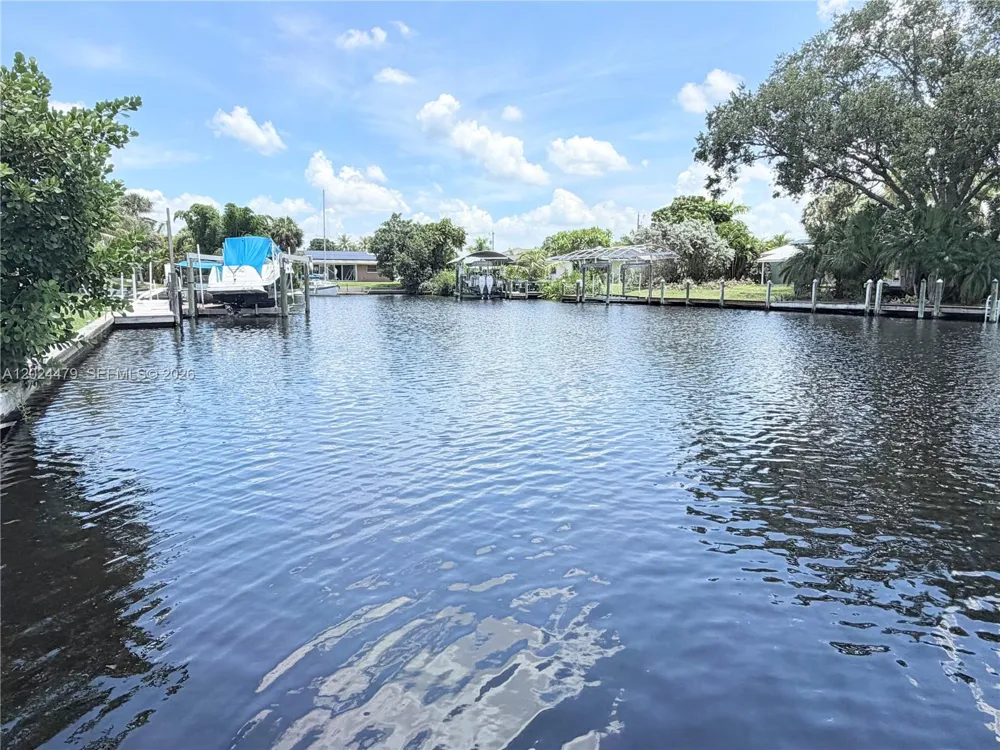 2212 Club House Rd North Fort Myers, FL 33917