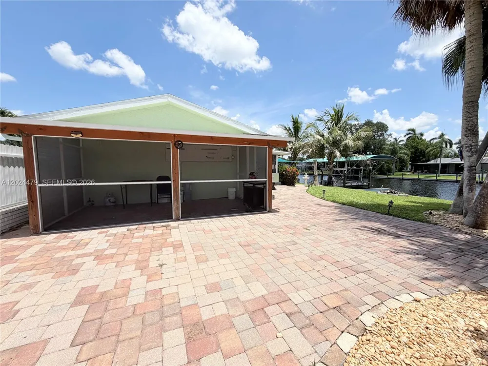 2212 Club House Rd North Fort Myers, FL 33917