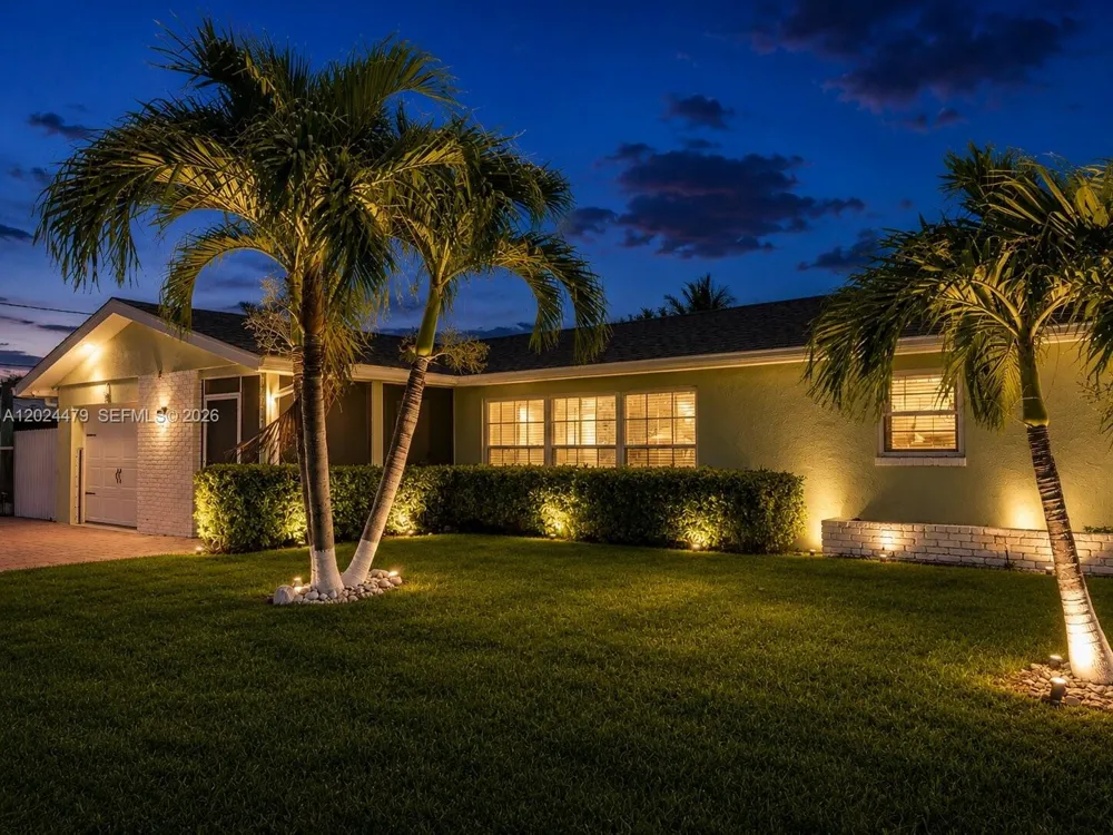 2212 Club House Rd North Fort Myers, FL 33917