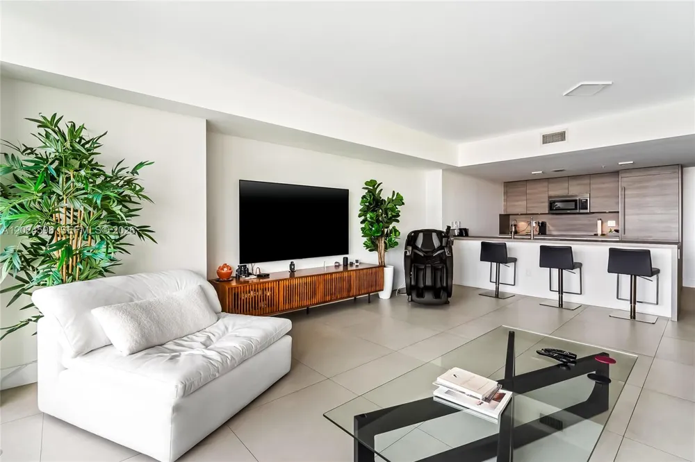 400 Sunny Isles Blvd #1202 Sunny Isles Beach, FL 33160