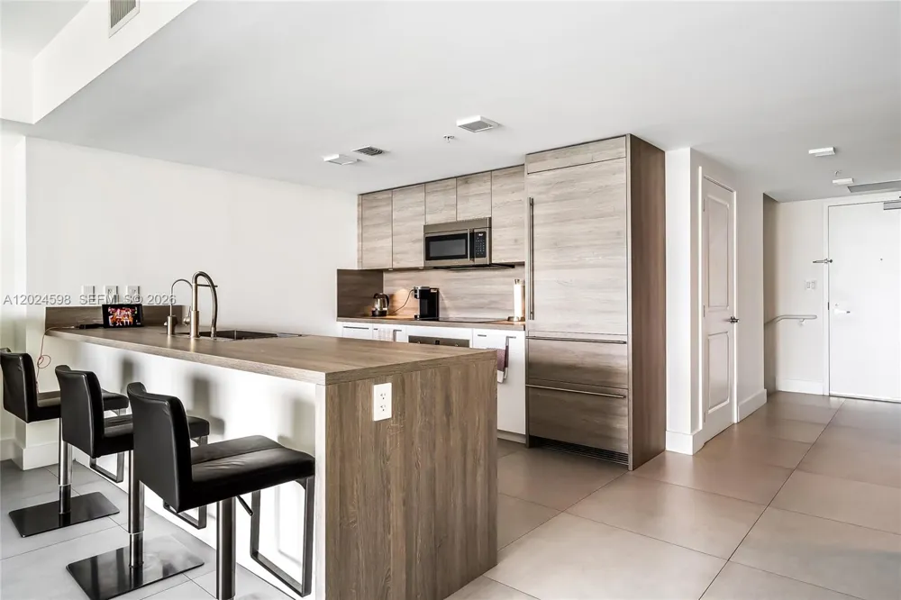 400 Sunny Isles Blvd #1202 Sunny Isles Beach, FL 33160