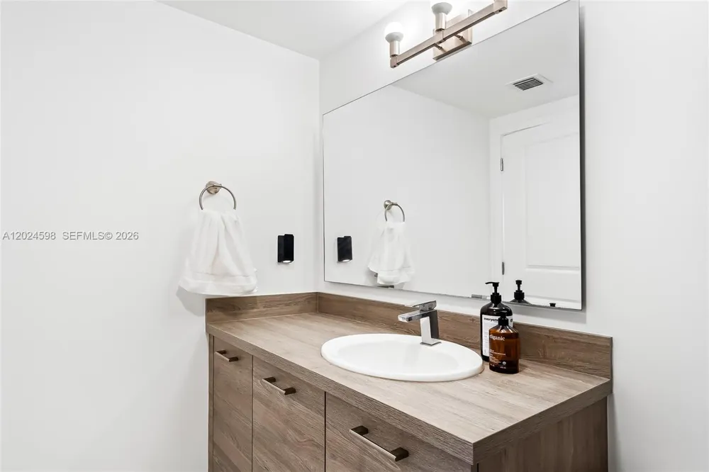 400 Sunny Isles Blvd #1202 Sunny Isles Beach, FL 33160