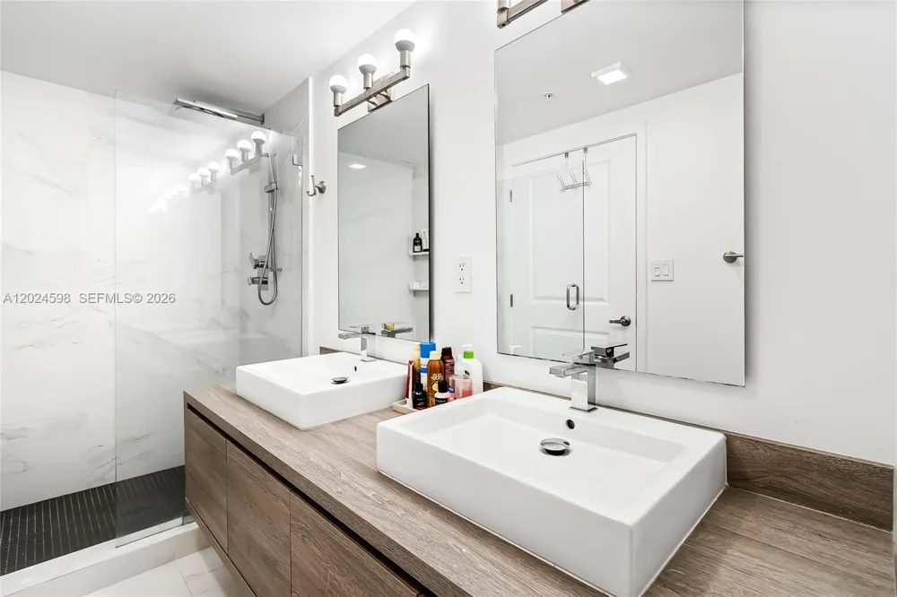 400 Sunny Isles Blvd #1202 Sunny Isles Beach, FL 33160