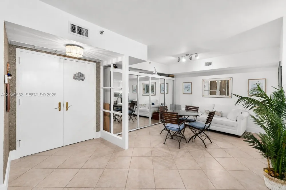 20281 E Country Club Dr #510 Aventura, FL 33180