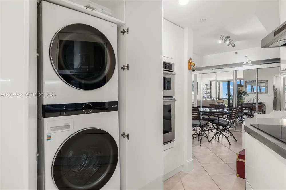 20281 E Country Club Dr #510 Aventura, FL 33180
