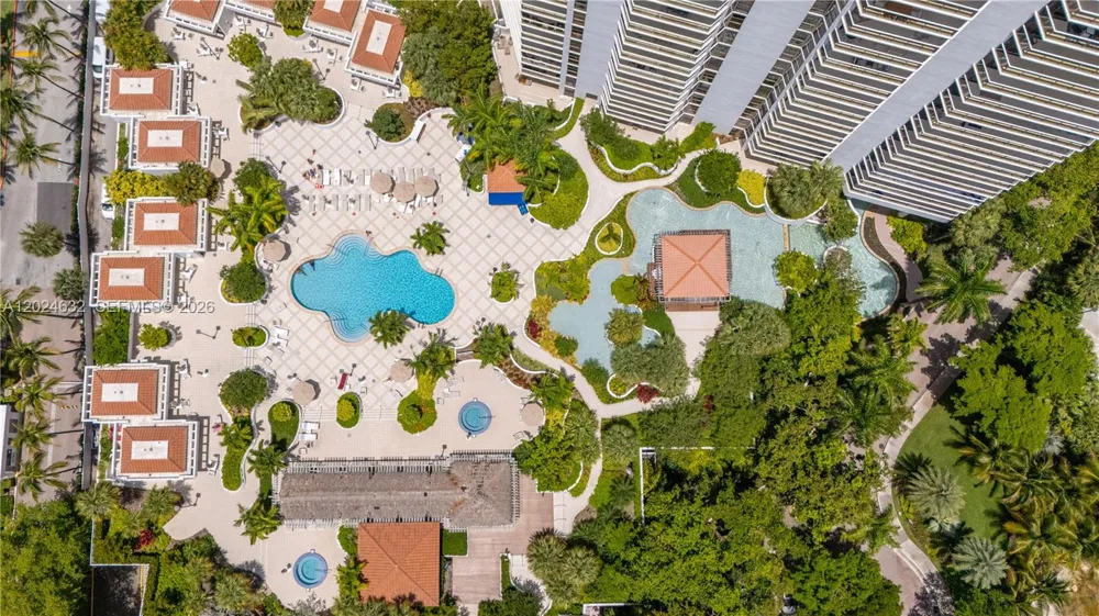 20281 E Country Club Dr #510 Aventura, FL 33180