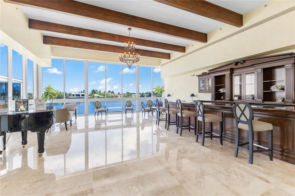 20281 E Country Club Dr #510 Aventura, FL 33180